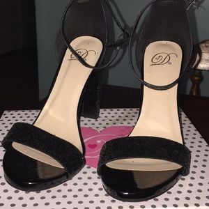 Black sparkling heels